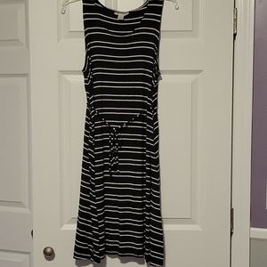 Motherhood Maternity size M black/white dress